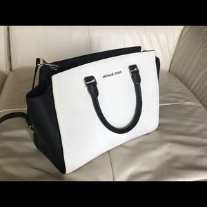 Michael kors white/ black satchel / purse